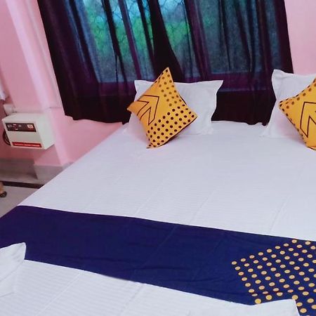 Hotel Gunjan Puri Kültér fotó