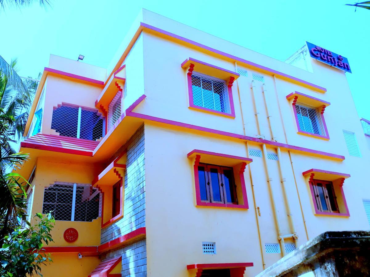 Hotel Gunjan Puri Kültér fotó