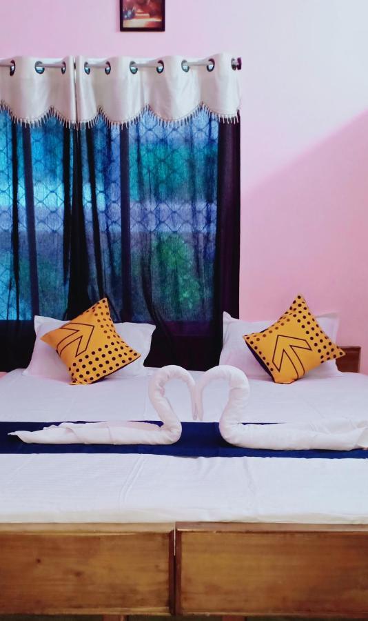 Hotel Gunjan Puri Kültér fotó