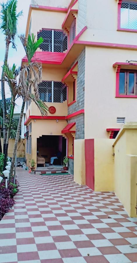 Hotel Gunjan Puri Kültér fotó